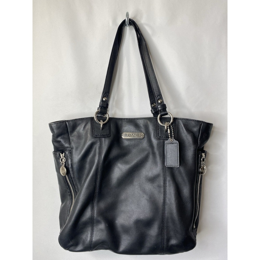 Coach Leather Purse Classic Quiet Luxury Heritage Timeless Slow Fashion Elegant